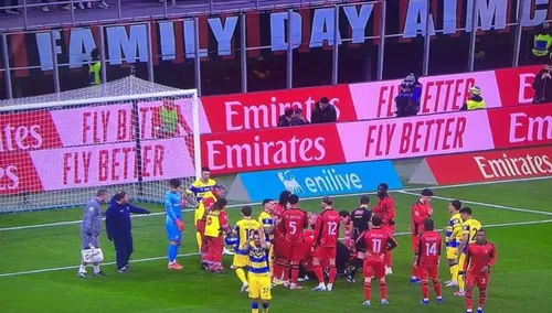 Momente teribile la Milan - Parma    FOTO:    Loftus-Cheek, scos pe targă  după doar 10 minute!