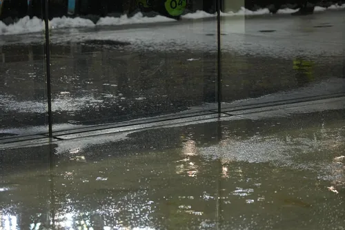 Probleme cu acoperișul pe Arena Națională, înainte de FCSB - Metaloglobus. FOTO GOLAZO (3).jpeg