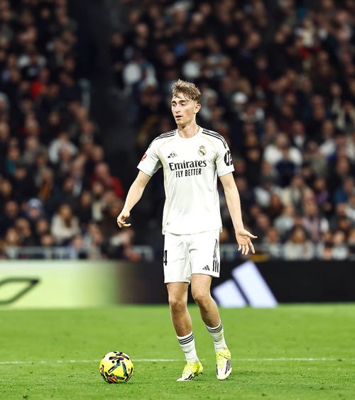 „Prietenii mei chinezi...”    FOTO.  Jucătorul de la Real Madrid și-a turnat cenușă în cap după ce a repostat   un mesaj rasist