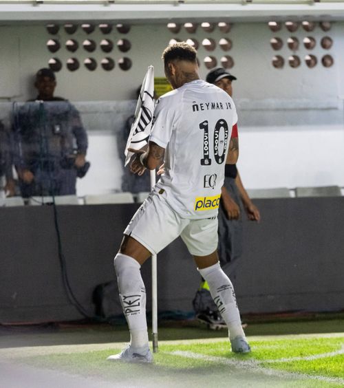 „Asta a fost pentru tine, Vini!”    VIDEO.  Gestul făcut de Neymar după ce   a marcat  pentru Santos: „I-am spus să o facă din nou”