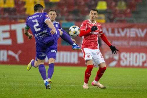 Dinamo - FC Argeș, meci (4).jpg