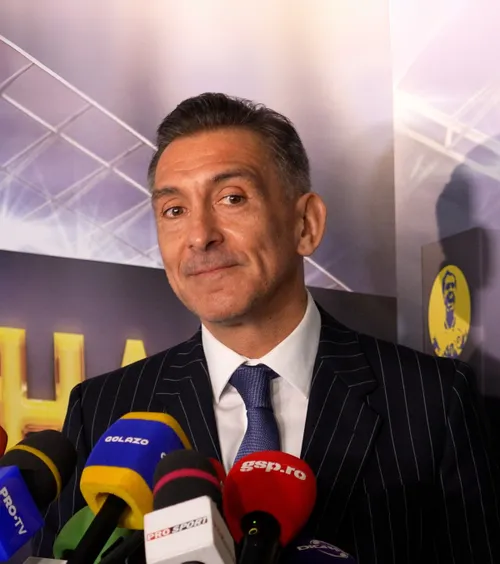 „Am și eu vreo trei mondiale”     Ilie Dumitrescu,   replică după declarația lui Florin Tănase: „Comentatorii ăștia care stau prin studiouri toată ziua...”