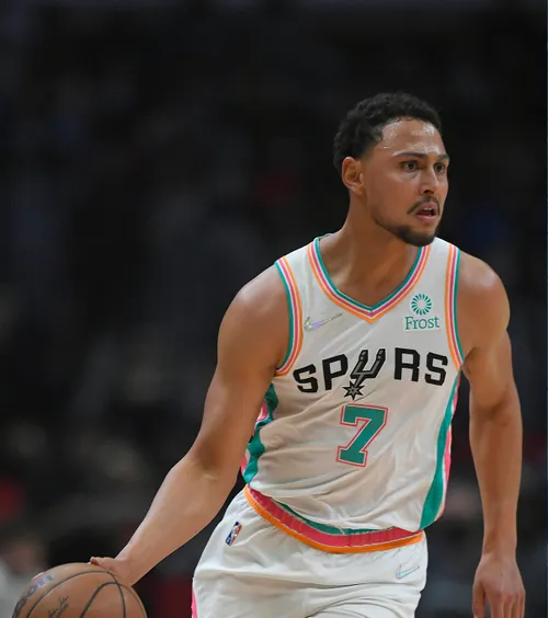 Fost campion din NBA, la CS Vâlcea   A fost arestat în mai multe rânduri! Ce spune clubul despre   acuzațiile grave   aduse starului în SUA