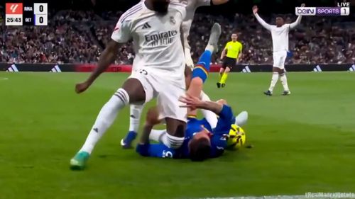 Rudiger l-a lovit cu genunchiul în cap pe Rico și a rămas nesancționat