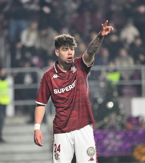 Borza a semnat!     VIDEO.     Contract nou  pentru fundașul stânga de la Rapid » Clipul postat de clubul giuleștean