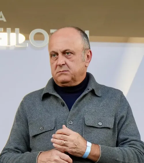 „Au să-mi dea bani de 6 luni!”  Probleme la Rapid?   Îl acuză pe Șucu:  „Un afront adus familiei mele, îmi iei mâncarea de pe masă”