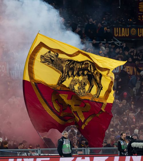 Cele mai iubite echipe  Care e clubul cu cei mai mulți fani la nivel global + topul formațiilor   cu cea mai mare medie  de spectatori pe meci