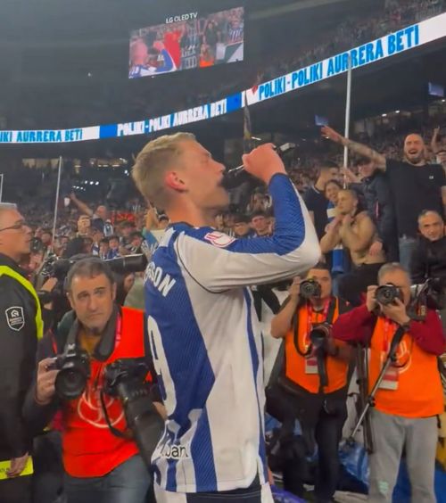„Dimineața, cafea, după-amiază, rom...”     VIDEO:    Orri Oskarsson  a mers în fața fanilor lui Real Sociedad. Ce a urmat a fost un real spectacol