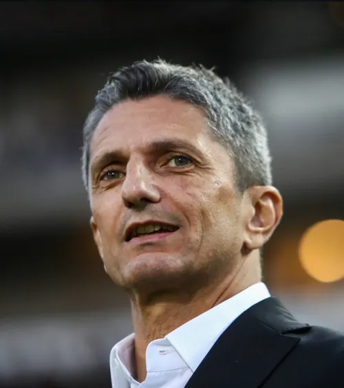 Avantajul lui Lucescu    Ce are Răzvan în plus acum  față de Olympiacos și AEK în campionatul grec