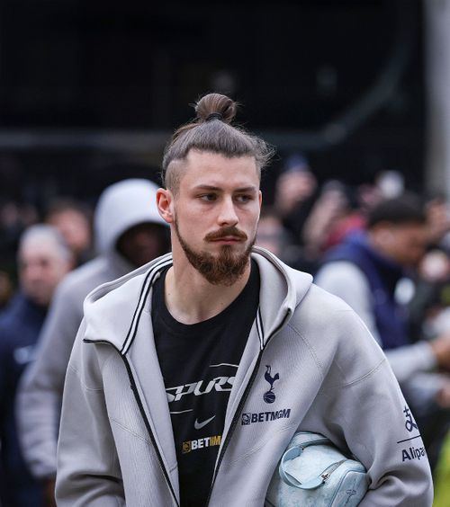 Dezastru fără Drăgușin    De ce a lipsit   de la meciul cu Crystal Palace. Un alt eșec suferit de Tottenham » E la un punct de retrogradare!