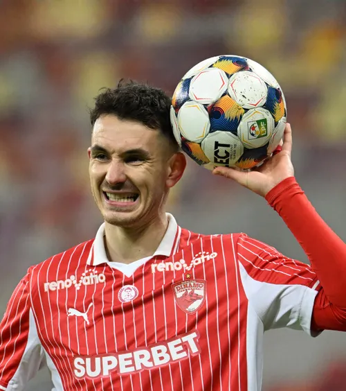 „Toți trei sunt slabi”   Fotbaliștii luați în calcul de Mircea Lucescu pentru   barajul cu Turcia,  criticați: „Nu sunt pentru meciul ăsta”