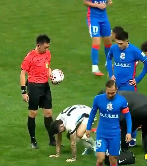 Nicolae Stanciu, debut cu emoții    FOTO+VIDEO.  Prin ce a trecut mijlocașul echipei naționale   la primul meci în China  » Aproape de o accidentare gravă!