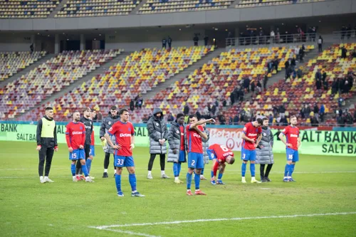 FCSB - U Cluj, roș-albaștrii la galerie la final FOTO Raed Krishan GOLAZO (2).jpg