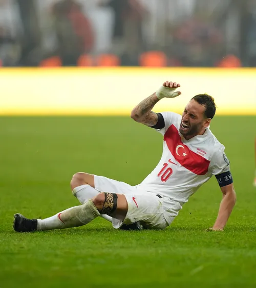Turcia fără căpitan cu România?    Hakan Calhanoglu s-a accidentat , iar Inter a anunțat diagnosticul 