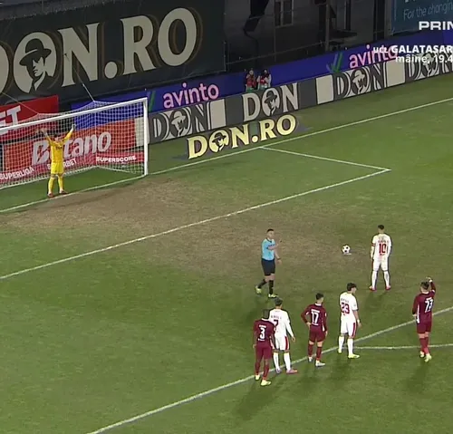 Seară neagră pentru Dinamo     VIDEO+FOTO.    Cătălin Cîrjan  a ratat un penalty în meciul cu CFR » A fost întrerupt de verificările VAR