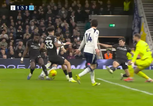 Golul lui Dominic Solanke contestat de Rodri. Foto: captură YouTube/Man. City