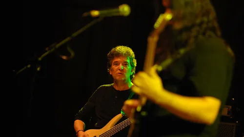 Mugurel Vrabete a murit 🩶 A fost basistul Holograf aproape 40 de ani