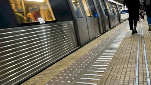 BREAKING | Posibilă tentativă de suicid la metrou, în stația Piața Unirii 2. Persoana prinsă sub metrou a murit | UPDATE
