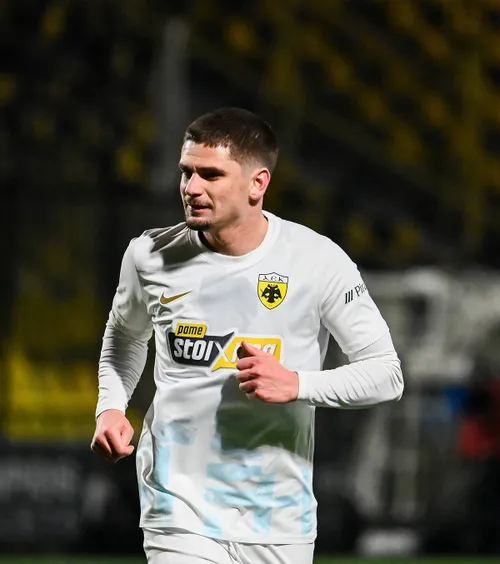 „Piciorul meu drept rupe”    Răzvan Marin, expert în faze fixe  la AEK. Va folosi Lucescu atuul său contra Turciei?