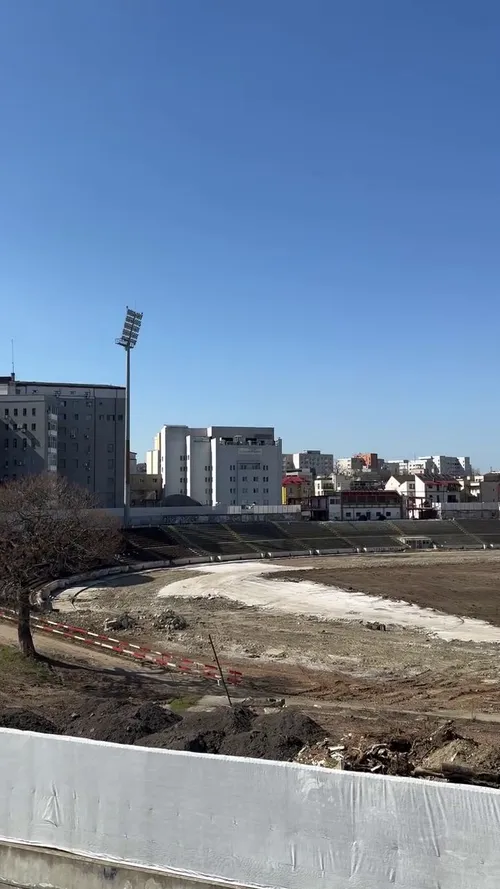 Noul stadion Dinamo    Lucrările s-au oprit  de câteva zile: „Liniște și pace”. Ce se întâmplă cu demolarea