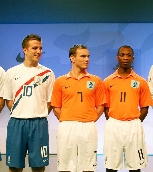 Prins cu teancuri de bani  Condamnat la închisoare pentru   spălare de bani!  A jucat în Giulești de două ori