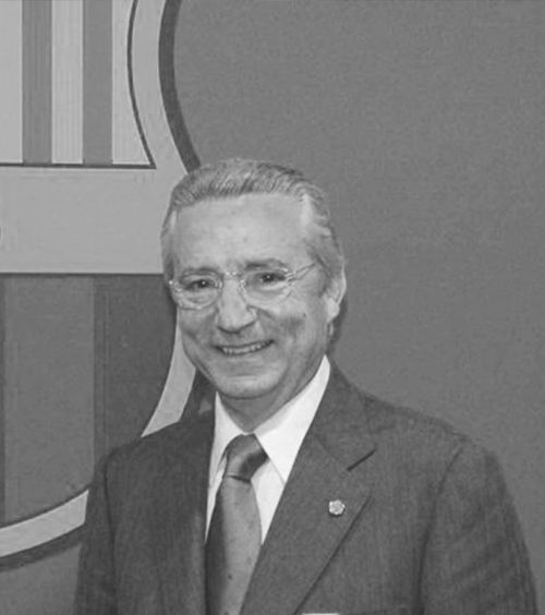 Doliu la FC Barcelona  Fostul președinte al catalanilor   s-a stins din viața  » A condus clubul într-o perioadă grea