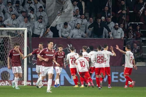 Penalty-ul obținut de Dinamo în meciul cu Rapid Foto Raed Krishan - GOLAZO.ro.jpg