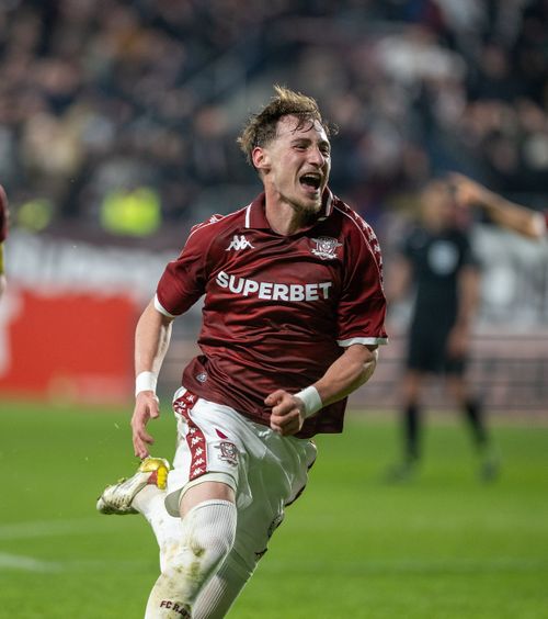 Grameni, omul în plus  Cel mai bun mijlocaș al Rapidului de la începutul anului   a surprins apărarea lui Dinamo