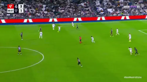 Arda Guler a marcat un gol incredibil în meciul Real Madrid - Elche 4-1. Foto: Captură „X”, @tekkersfoot