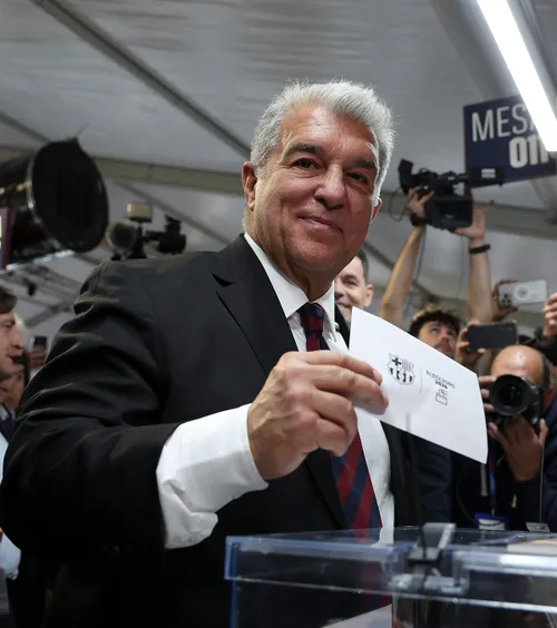 Joan Laporta, reales la Barcelona  Conducătorul echipei blaugrana a sărbătorit cu un   dans devenit viral  după victoria în alegeri: „De neoprit”