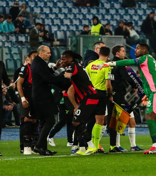 Leao, furios    FOTO:      Portughezul s-a răstit la Allegri,  după ce a fost schimbat » Antrenorul a explicat ce l-a nemulțumit, de fapt, pe atacant