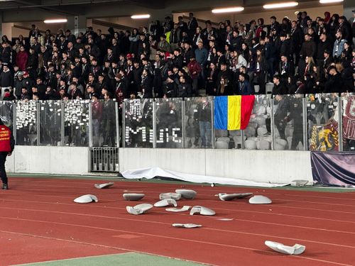 Pagubele produse de fanii CFR-ului în meciul cu U Cluj. Foto: Facebook/U Cluj Fans