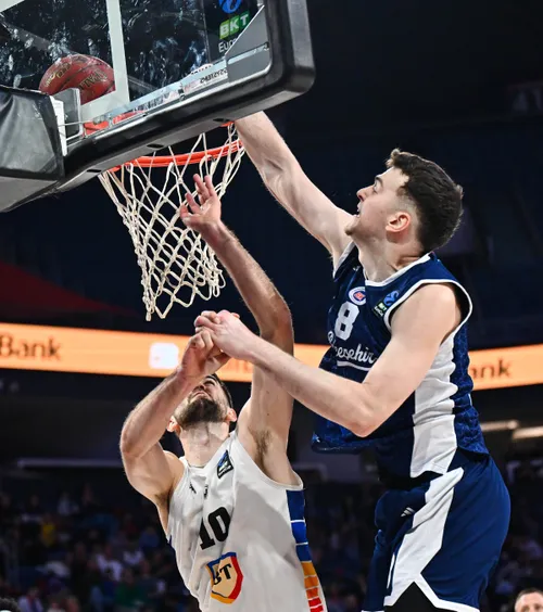 U-BT Cluj, eliminare dramatică  Campioana României s-a oprit pentru al treilea an la rând în   sferturile EuroCup