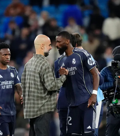 Discuții aprinse    FOTO.     Guardiola și Rudiger, despărțiți de Arbeloa!   Antrenorul lui Man. City, ironii după eliminarea din Ligă