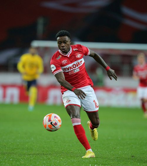 Și-a recunoscut fapta   Fostul jucător de la Ajax a mărturisit că   și-a înjunghiat vărul!  Avocații săi resping acuzațiile de trafic de cocaină