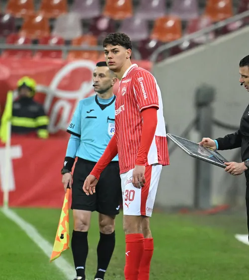 Matteo Duțu și-a aflat pedeapsa   Cât va lipsi fundașul lui Dinamo, după ce   a văzut „roșu” direct  în meciul cu Rapid