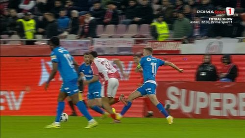 Faultul lui Bancu asupra lui Sivis / foto: capturi Prima Sport