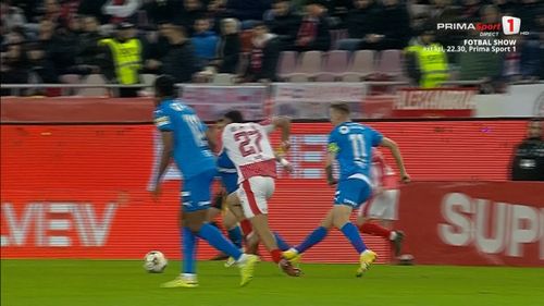 Faultul lui Bancu asupra lui Sivis / foto: capturi Prima Sport