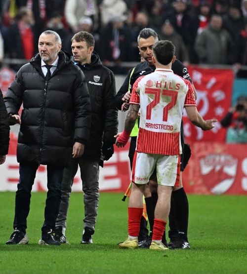 A fost penalty la Armstrong?  Ce spune Cristi Balaj despre   faza controversată  de la Dinamo - Craiova: „Era clar că o să cadă”