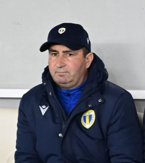 Taxați de fani și de „secund”     FOTO.  Jucătorii Petrolului, băgați în ședință după   eșecul cu Metaloglobus  » Grozav: „O rușine”