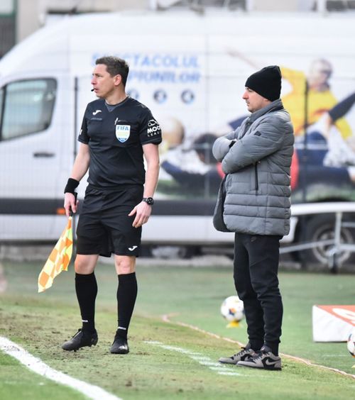 „Am văzut un semn și am știut”  Ianis Zicu, acuzații   la adresa arbitrajului  după Csikszereda - Farul: „Cât e ceasul? Am voie să vorbesc?”