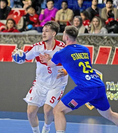 Gafă colosală  „Tricolorii” pierd calificarea după o   eroare incredibilă  a selecționerului George Buricea » Ce le-a spus jucătorilor