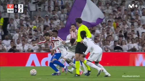 Ferderico Valverde a văzut „roșu” pentru un fault la Alex Baena