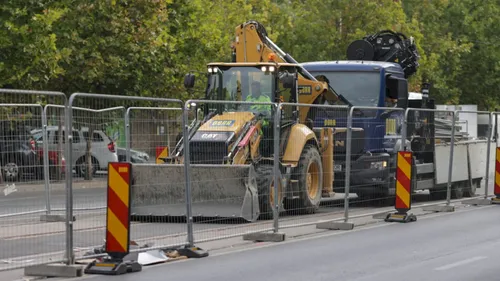 Primele șine noi de tramvai pe Basarabia vor fi montate în aceste zile. Pe Bd. Chișinău s-a turnat deja betonul pe unele porțiuni