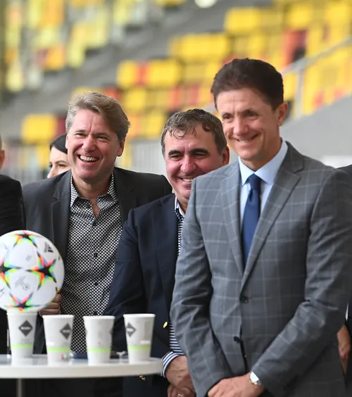 Generația de Aur, la Istanbul  Legendele României, mesaj înainte de meciul cu Turcia:   „Avem șanse mari”  / „Prezența noastră să-i stimuleze”