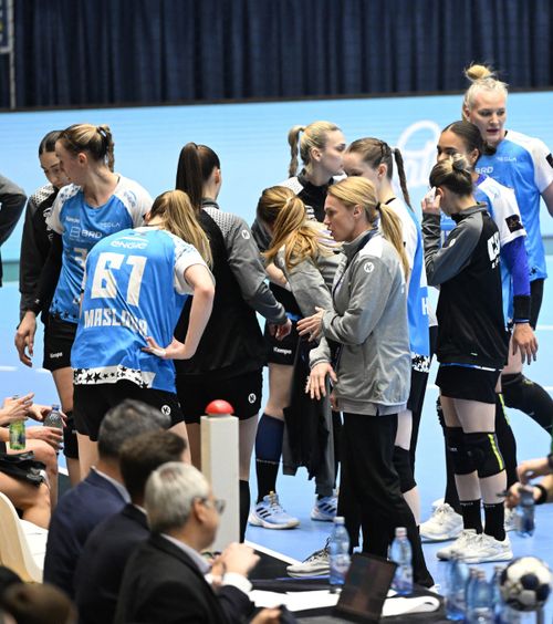 Continuă prăbușirea  După ce a pierdut primul loc în Liga Florilor,   CSM București  a fost eliminată fără drept de apel din Cupa României!