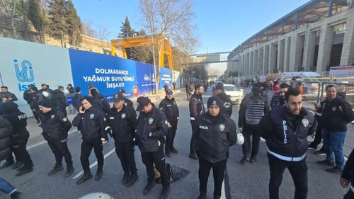 Forțele de ordine se asigură că regulile sunt respectate, înainte de Turcia - România