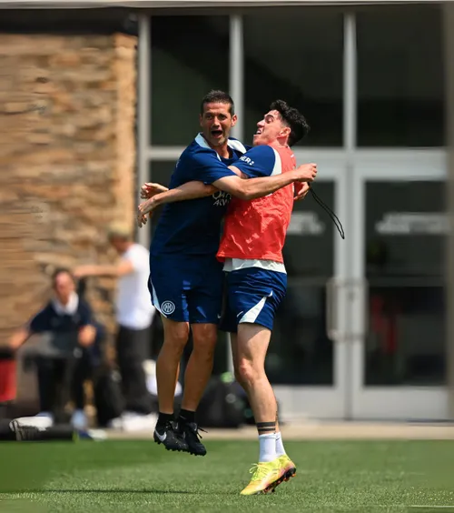 Chivu își pierde fundașul de aur?  Inter a decis   ce sumă vrea  pentru jucătorul dorit de Barcelona. Anunțul făcut de Gazzetta dello Sport