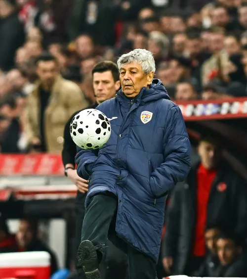 Mircea Lucescu, record mondial  A devenit   cel mai în vârstă  antrenor activ din toate timpurile, la meciul cu Turcia