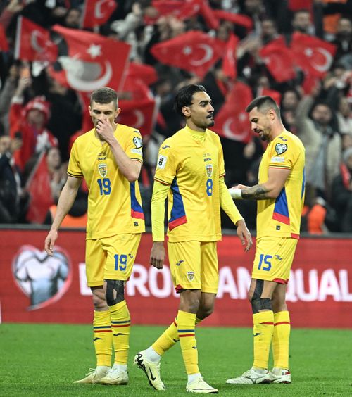 „Toată echipa a fost praf!”  Ca la FCSB! După eșecul cu Turcia, Gigi Becali   i-a tocat mărunt pe „tricolori”.  Nu l-a iertat nici pe Mircea Lucescu